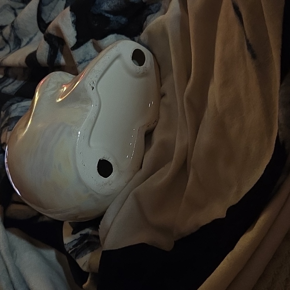 Glass Skull - Picture 2 of 3